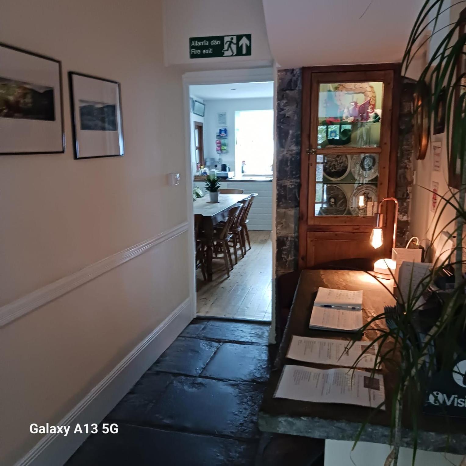 Mair'S Hotel Bridgend  Buitenkant foto
